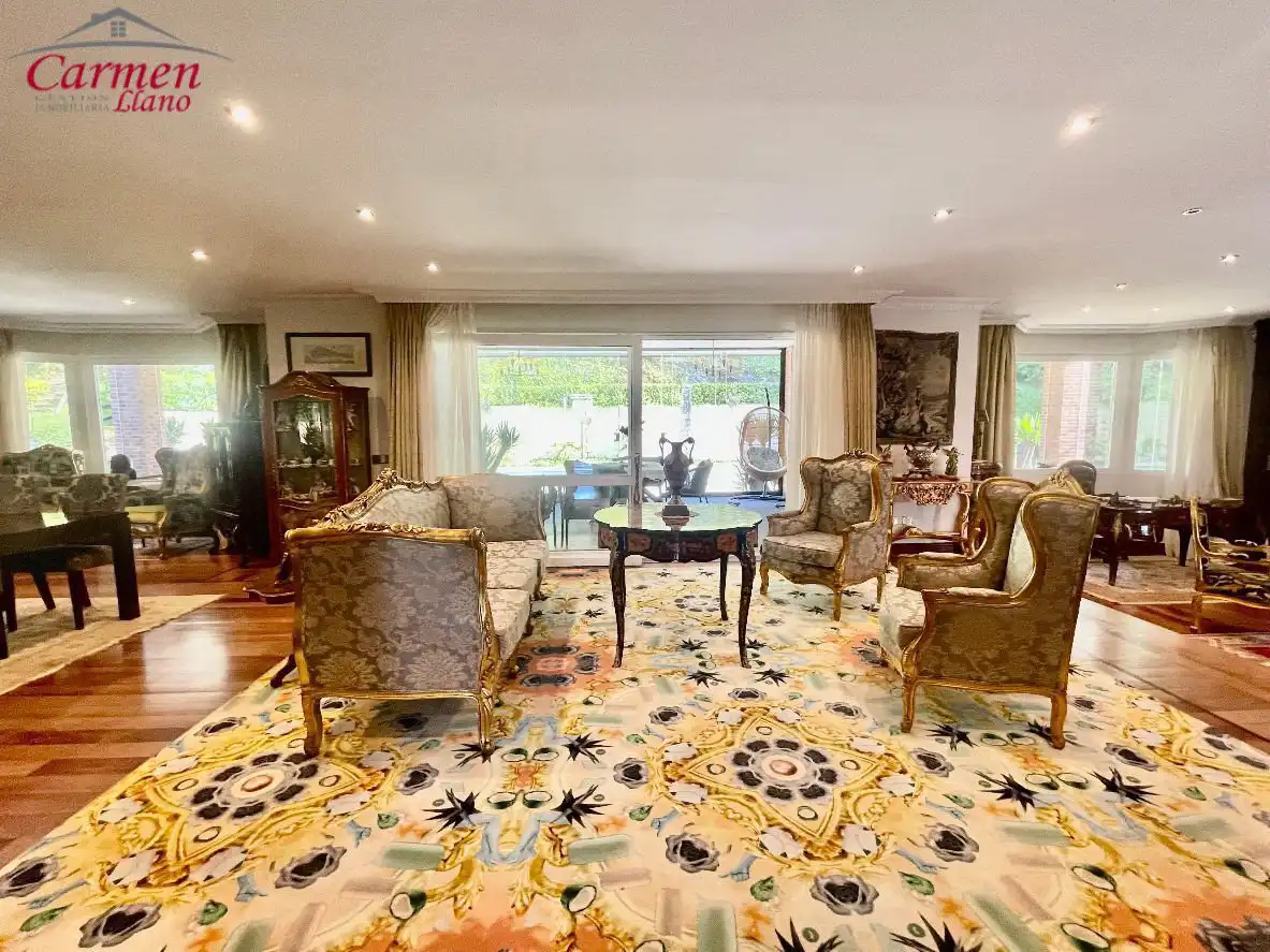 Sala d'estar de Casa o xalet en venda en Mungia amb Calefacció, Jardí privat i Terrassa