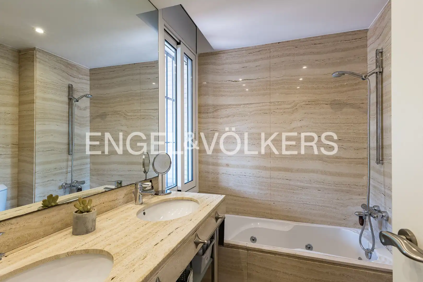 Bathroom of Country homes for sale in Vilanova i la Geltrú  with Air Conditioner, Heating and Private garden