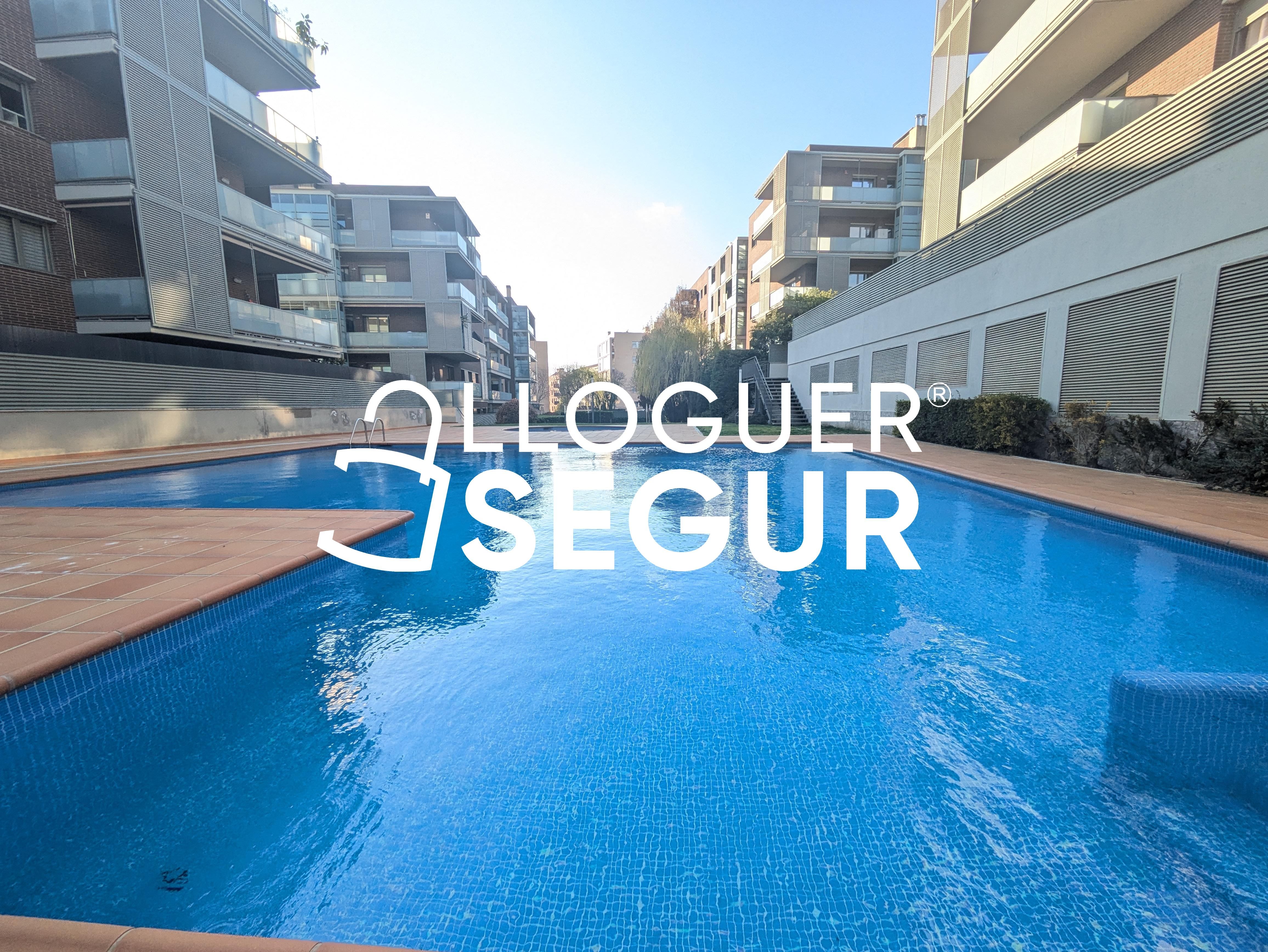 Swimming pool of Flat for rent in Sant Cugat del Vallès  with Air Conditioner, Heating and Terrace