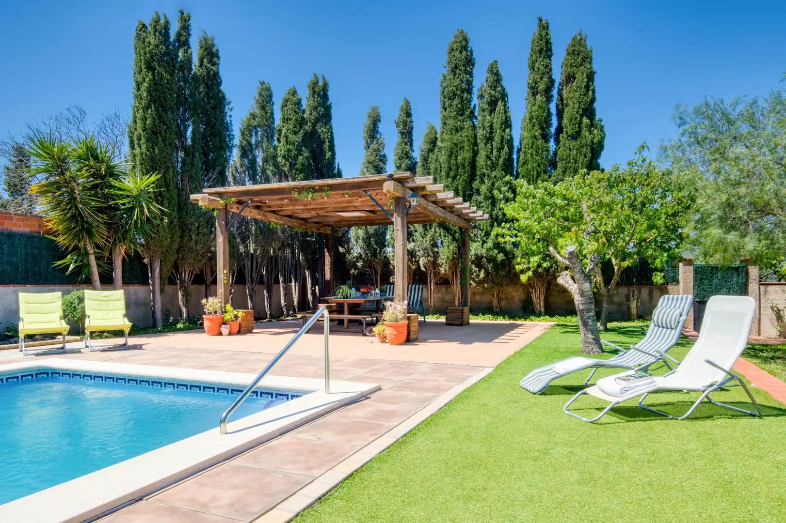 Garten von Country house zum Verkauf in Albons mit Privatgarten, Terrasse und Schwimmbad