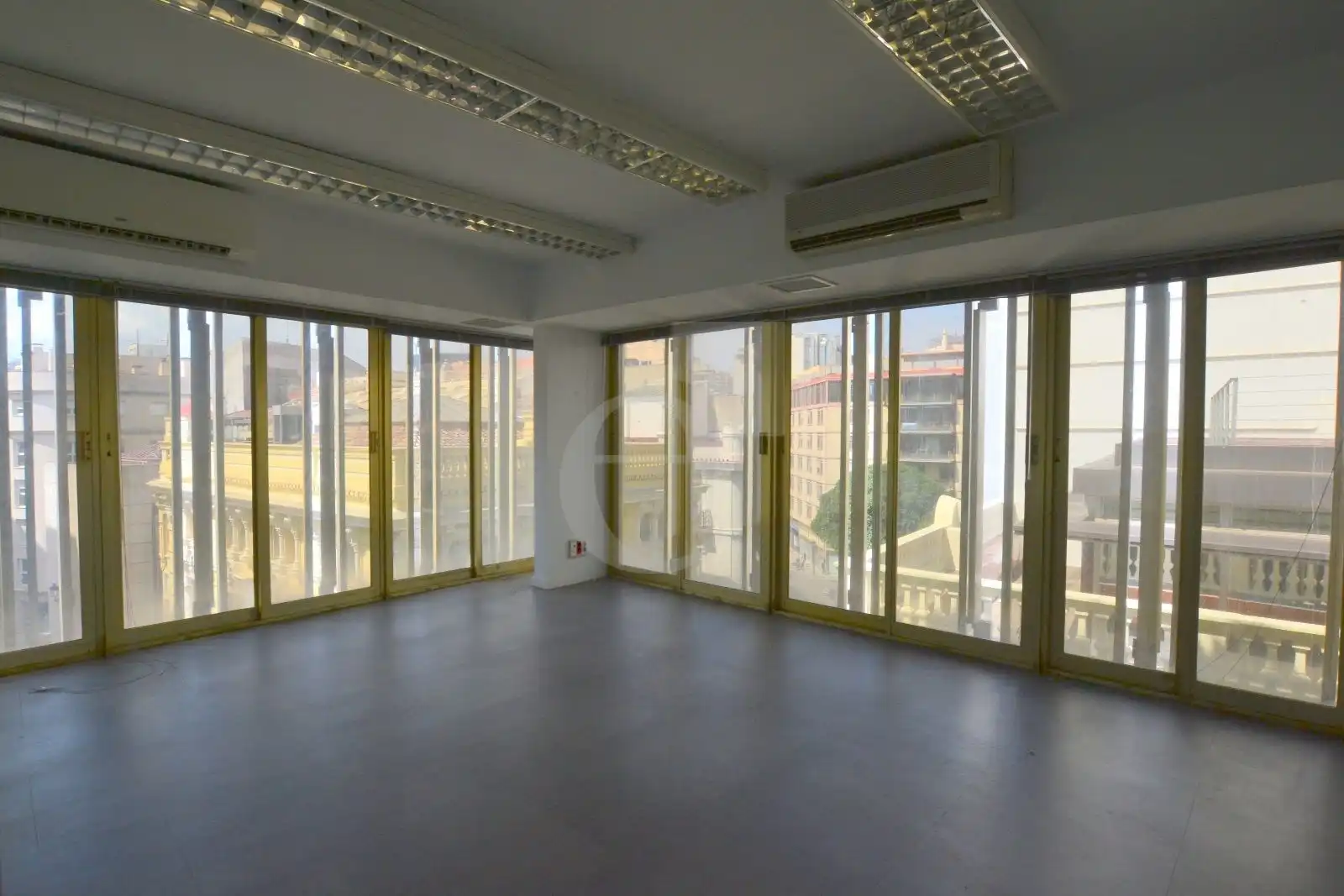 Bureau avec ascenseur à louer à Ciutat Vella, imagen 5
