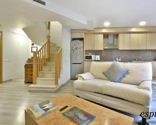 Living room of Single-family semi-detached for sale in  Barcelona Capital  with Air Conditioner, Heating and Terrace