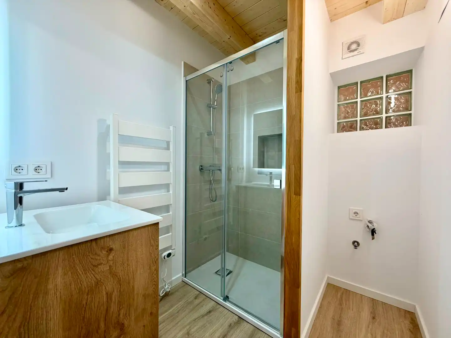 Bathroom of Duplexes for sale in Naut Aran  with Heating, Furnished and Balcony