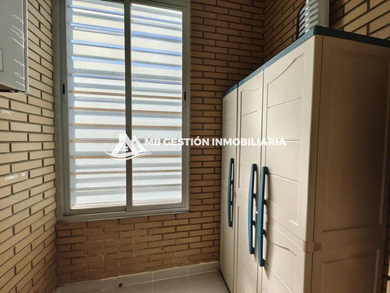Habitación de Planta baja en venta en Fuenlabrada con Calefacción, Trastero y Piscina