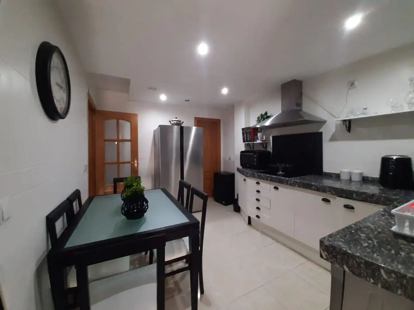 Küche von Wohnung zum Verkauf in Casar de Cáceres mit Klimaanlage, Terrasse und Balkon