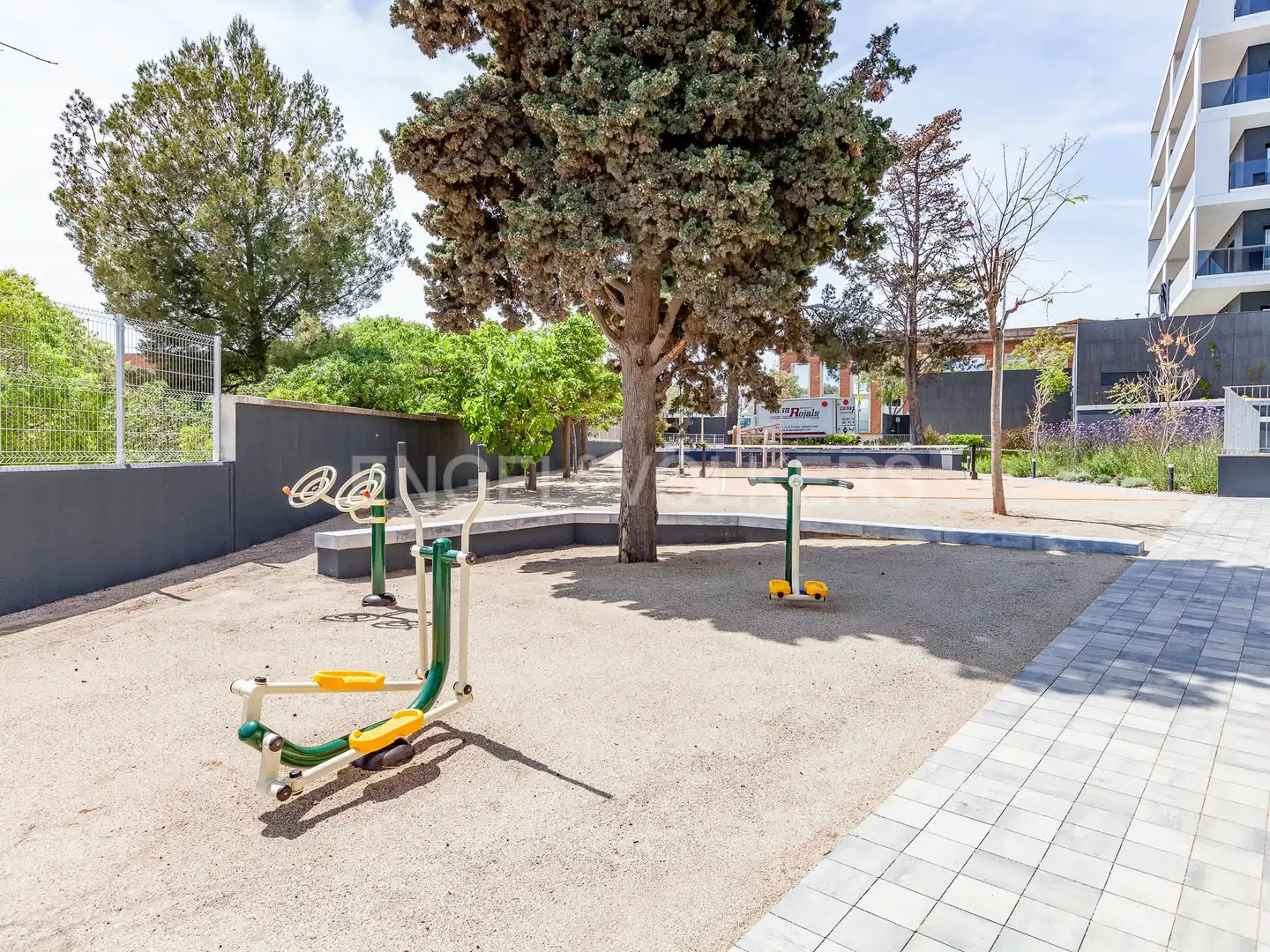 Vista exterior de Piso de alquiler en Esplugues de Llobregat con Aire acondicionado, Calefacción y Jardín privado