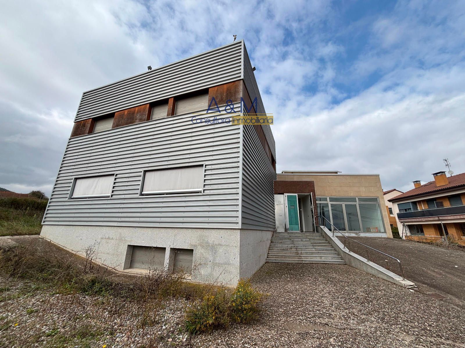 Industrial buildings for sale in San Miguel, Sotés