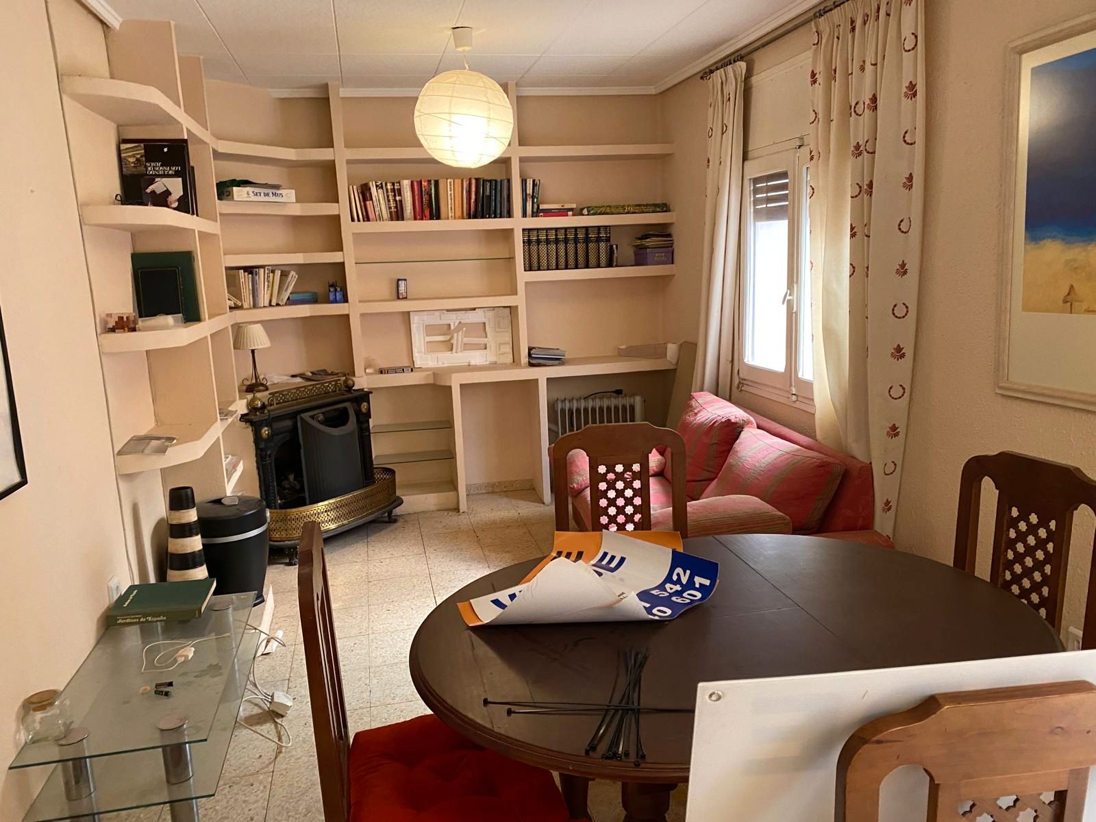 Sala d'estar de Pis en venda en  Teruel Capital amb Calefacció, Traster i Moblat