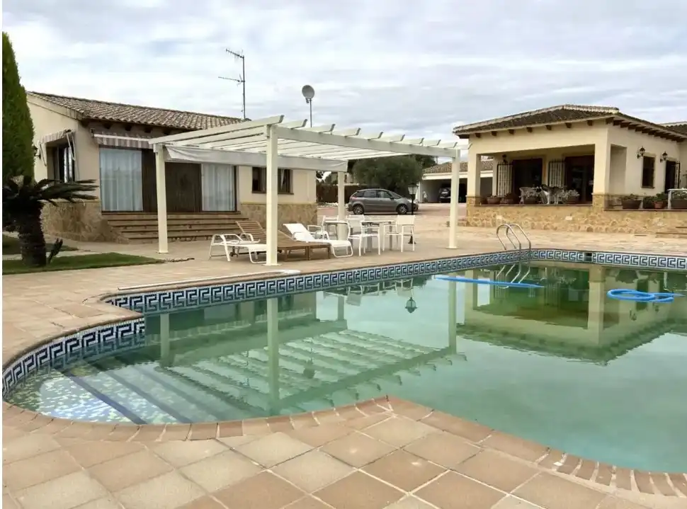Casa rústica amb piscina en venda a N/A, imagen 2