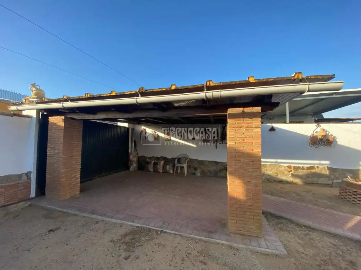 Aparcament de Finca rústica en venda en El Puerto de Santa María amb Traster i Moblat