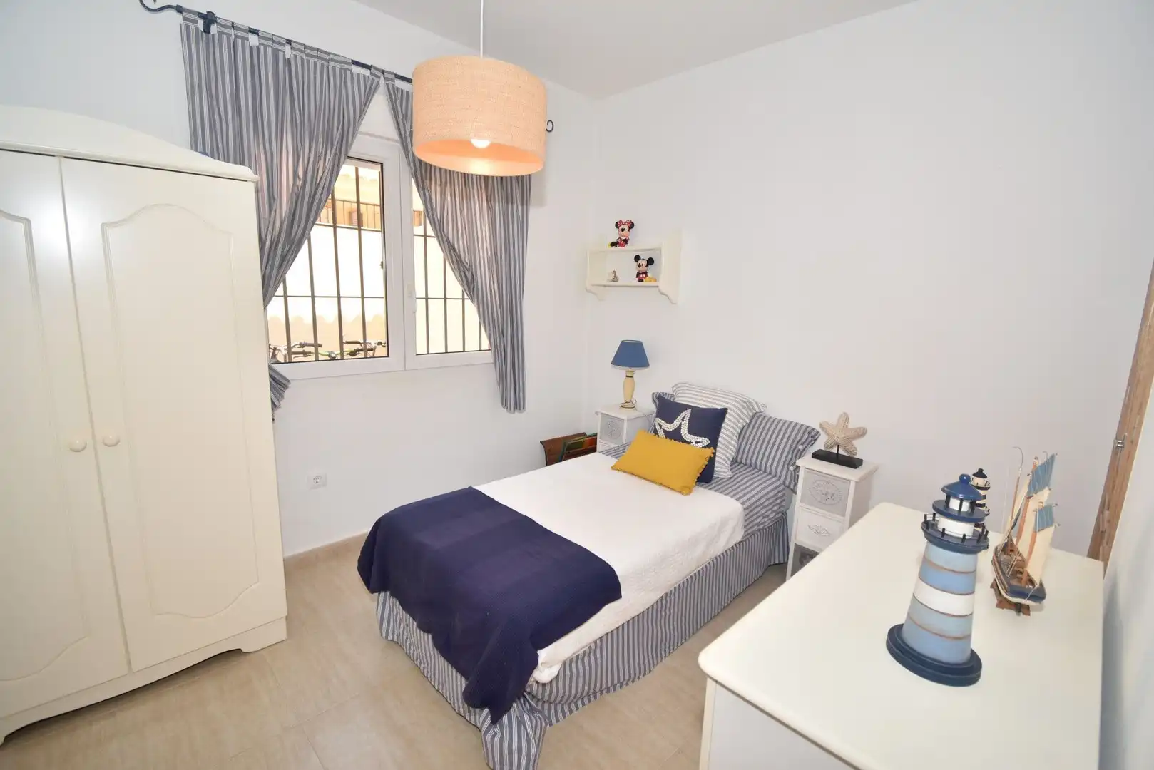 Habitación de Dúplex en venta en Pilar de la Horadada con Aire acondicionado, Calefacción y Jardín privado