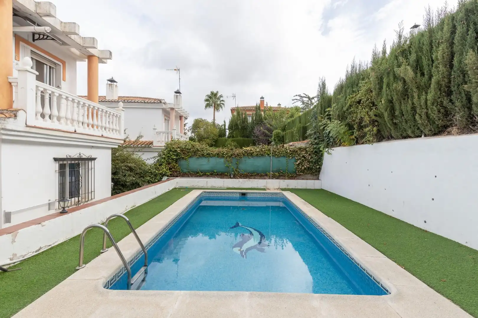 Piscina de Casa o chalet en venta en Altos de la Zubia