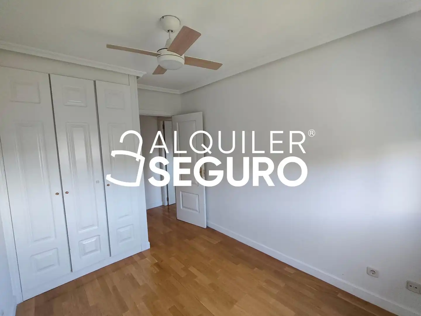 Habitación de Piso de alquiler en Madrid con Aire acondicionado, Calefacción y Piscina