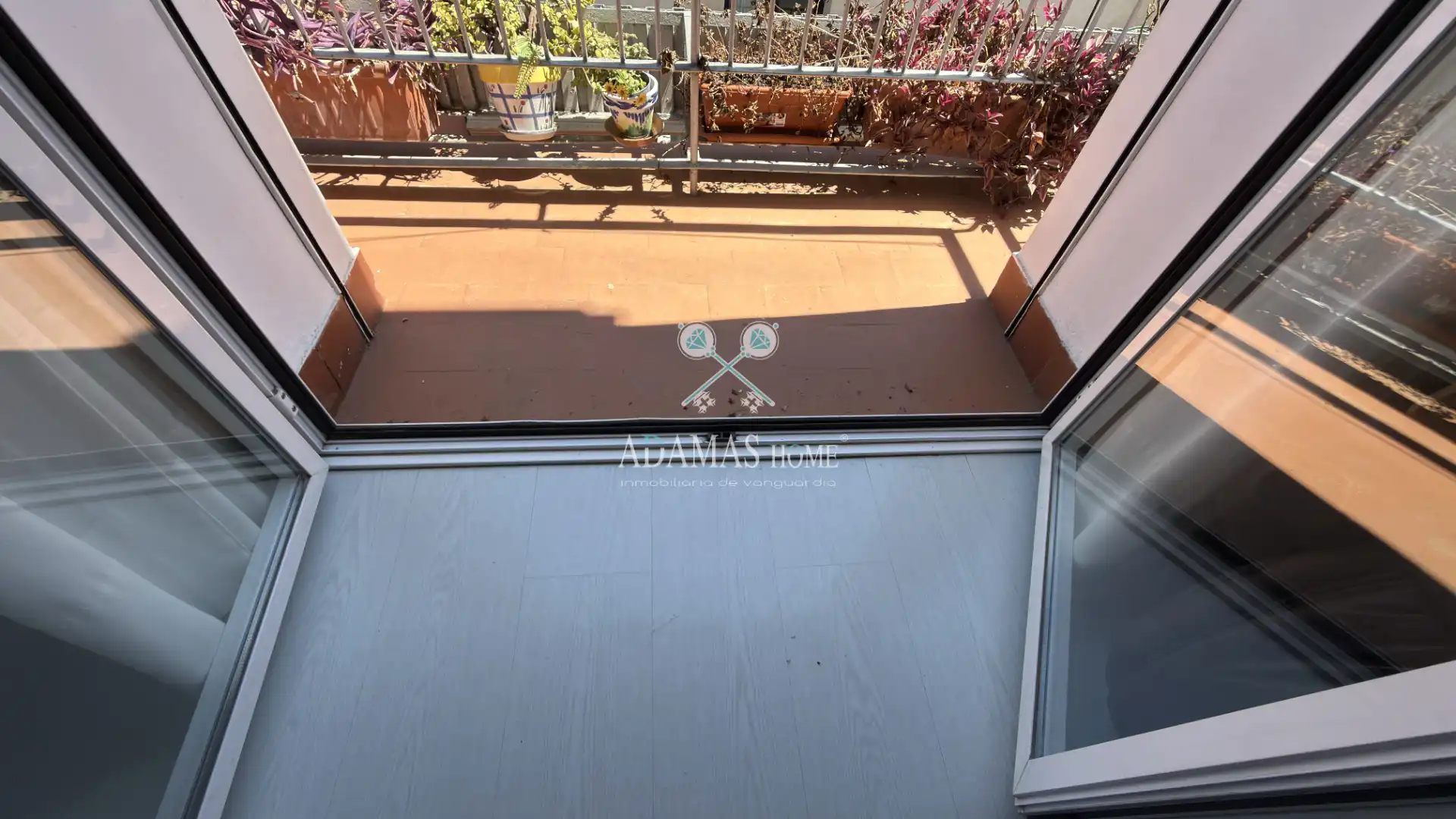 Balcony of Flat for sale in Sevilla  with Air Conditioner and Balcony