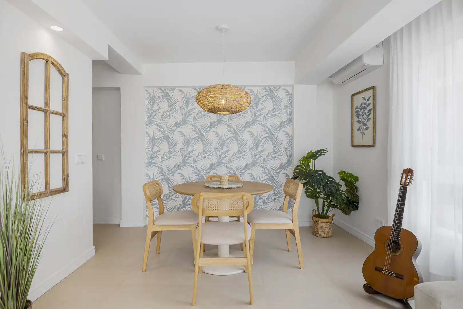 Menjador de Apartament en venda en Estepona amb Aire condicionat