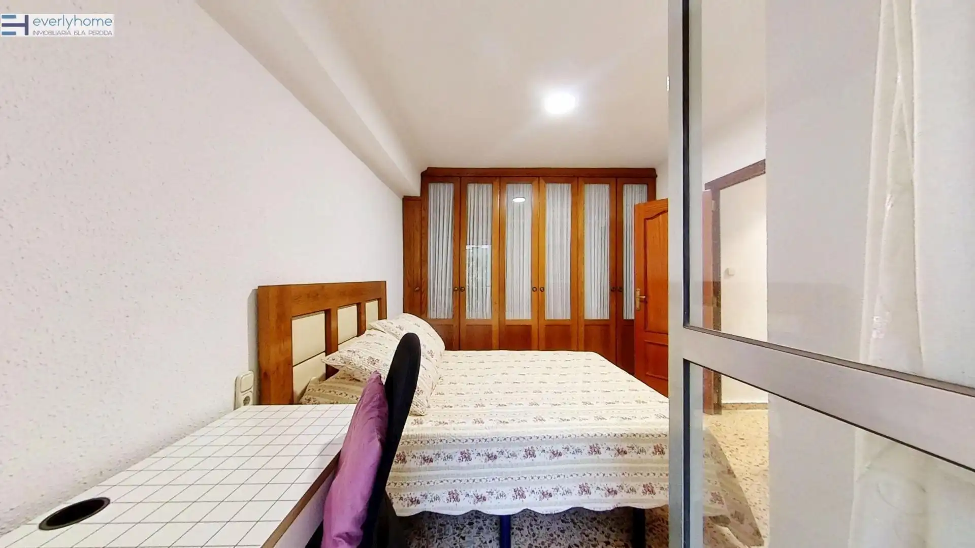 Bedroom of Flat for sale in Valencia  with Furnished and Balcony