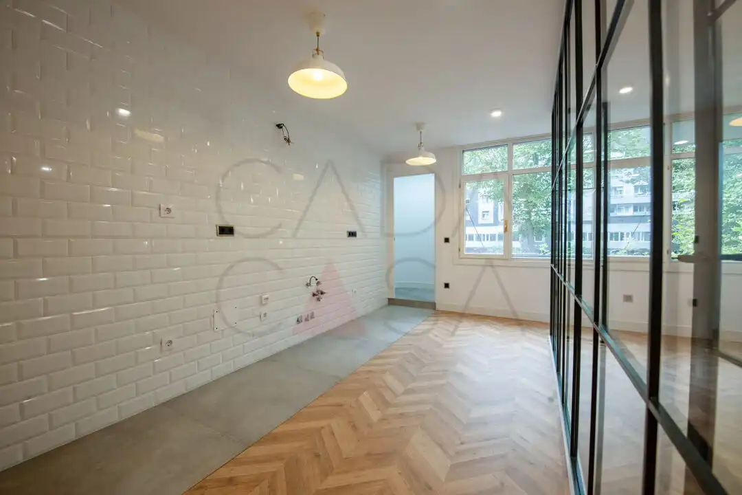 Piso con ascensor en venta en Cuatro Caminos, imagen 4