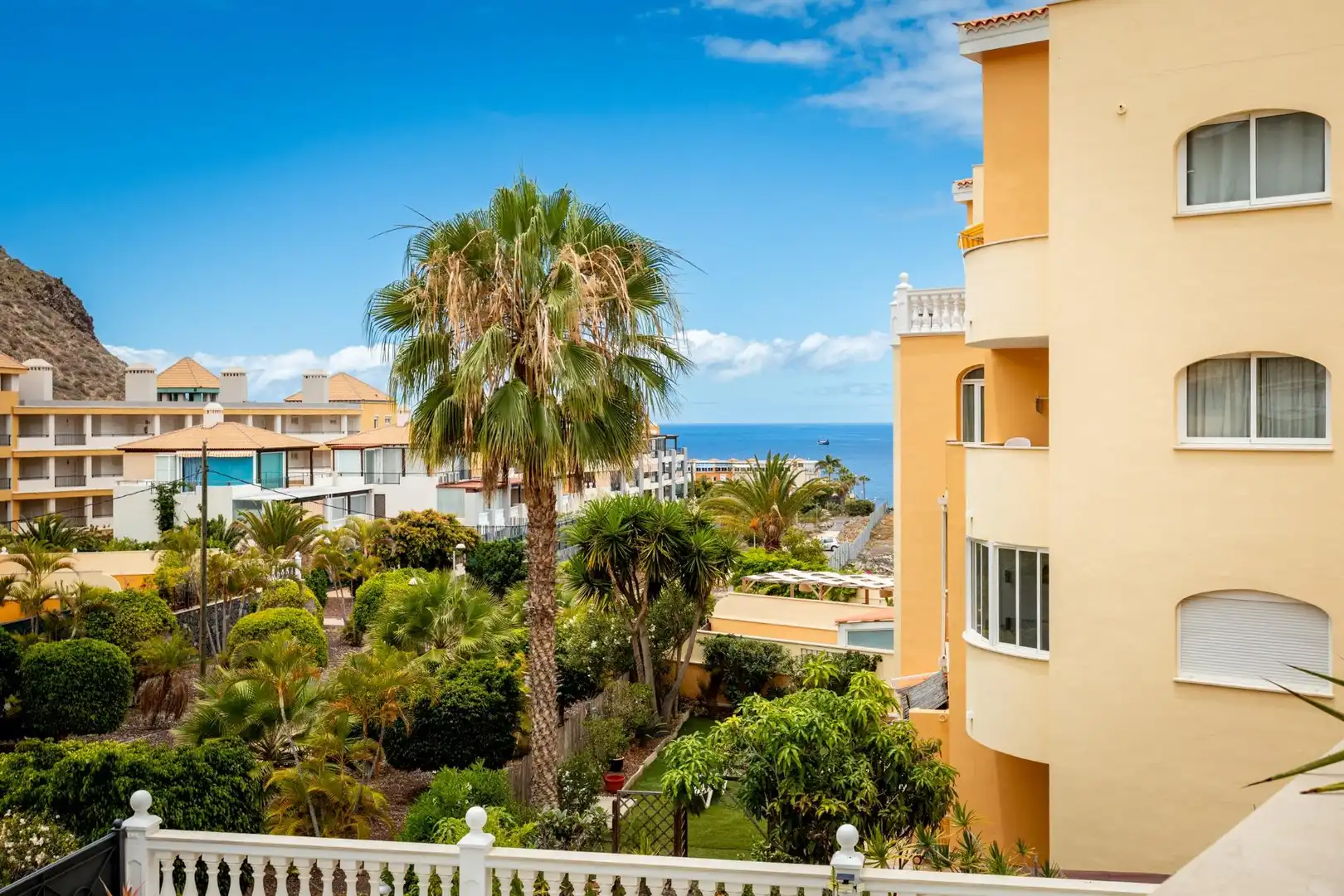 Apartment with pool for sale in Los Cristianos, imagen 2