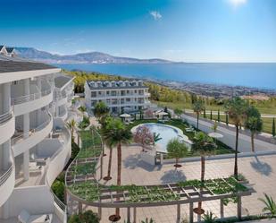 Vista exterior de Àtic en venda en Benalmádena amb Aire condicionat, Calefacció i Terrassa