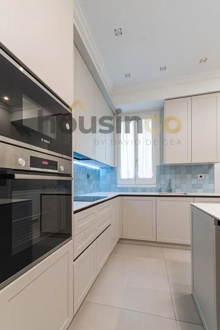 Kitchen of Flat for rent in Madrid  with Air Conditioner, Heating and Terrace