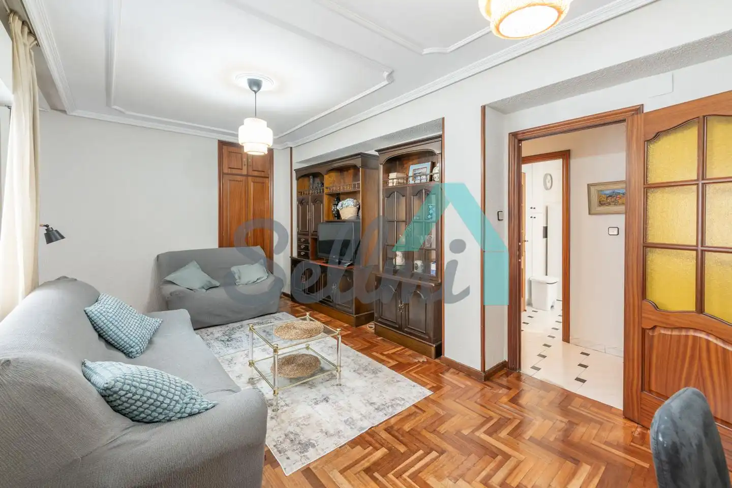 Living room of Flat for share in Oviedo   with Heating, Parquet flooring and Terrace