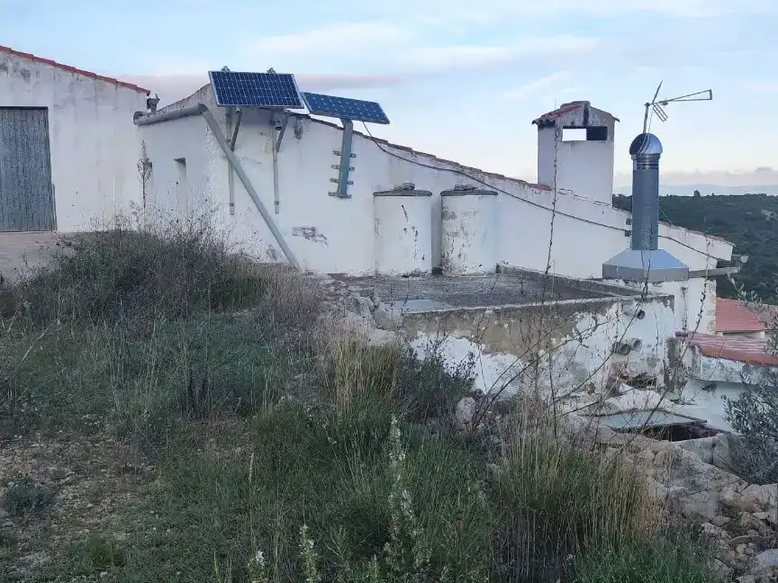 Vista exterior de Casa o xalet en venda en Sierra Engarcerán amb Balcó