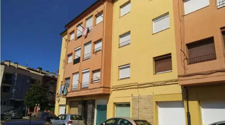Vista exterior de Piso en venta en Roda de Ter con Calefacción