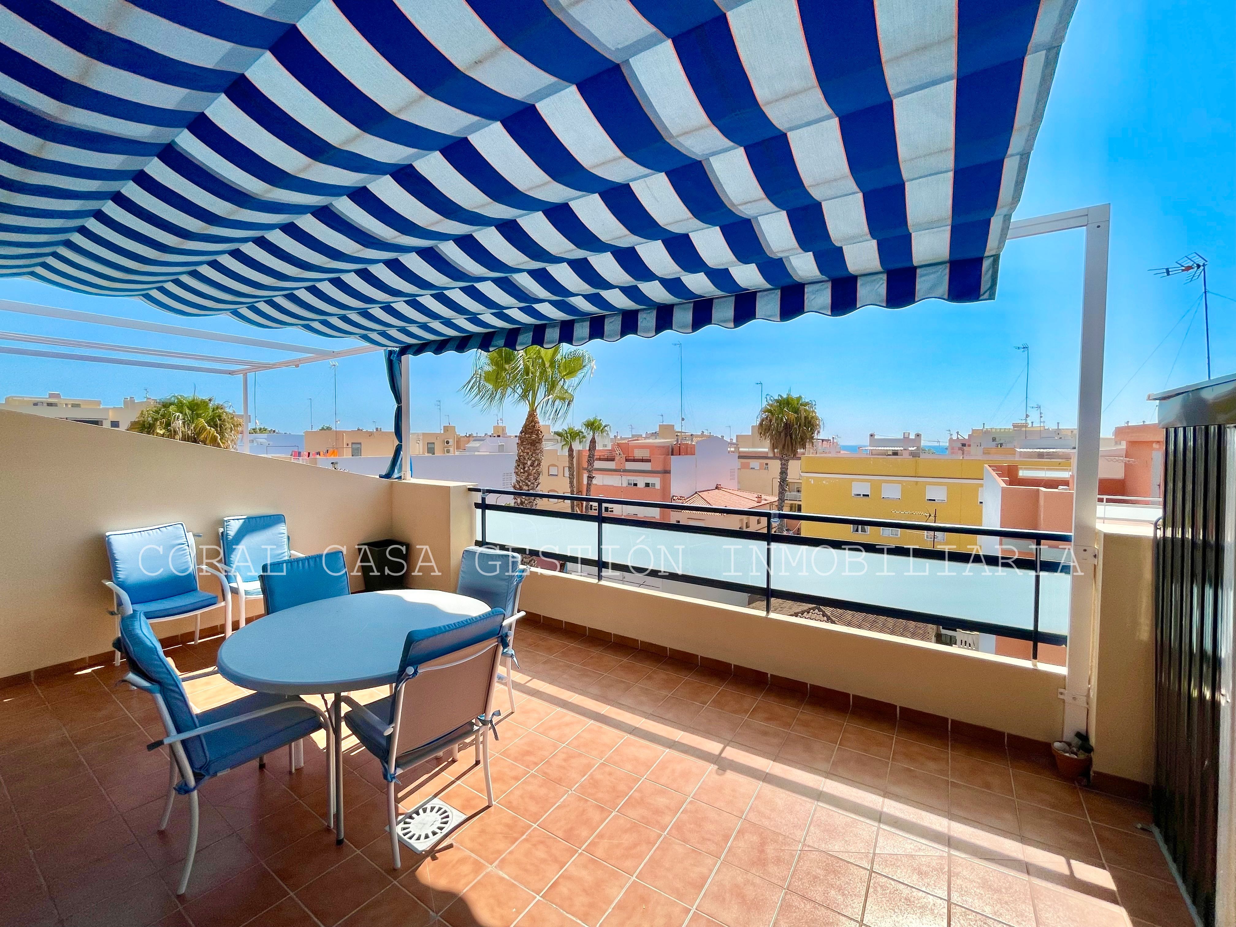 Terrasse von Dachboden zum Verkauf in Chilches / Xilxes mit Klimaanlage, Terrasse und Schwimmbad