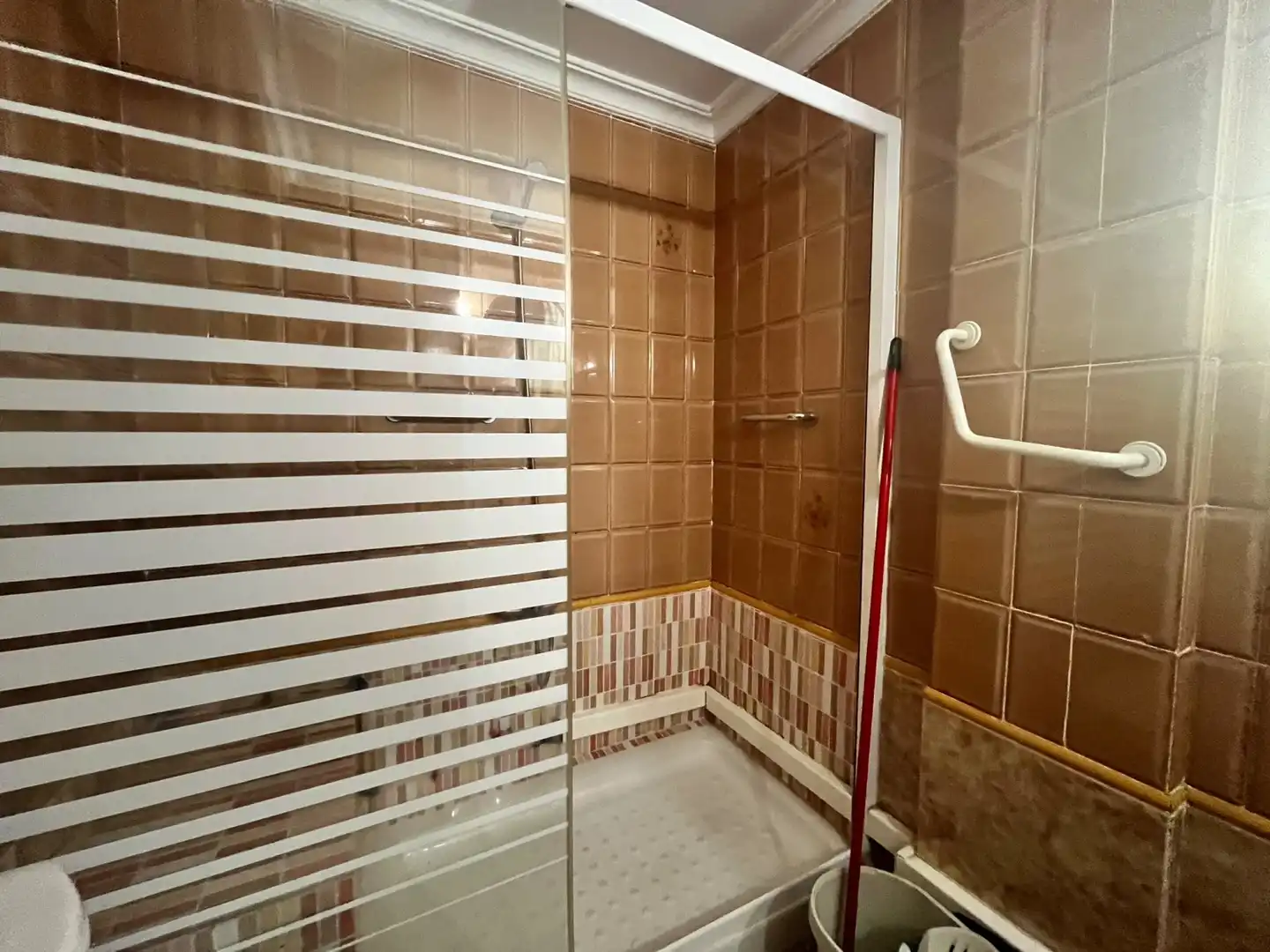 Bathroom of Flat for rent in Sevilla  with Air Conditioner, Furnished and Washing machine