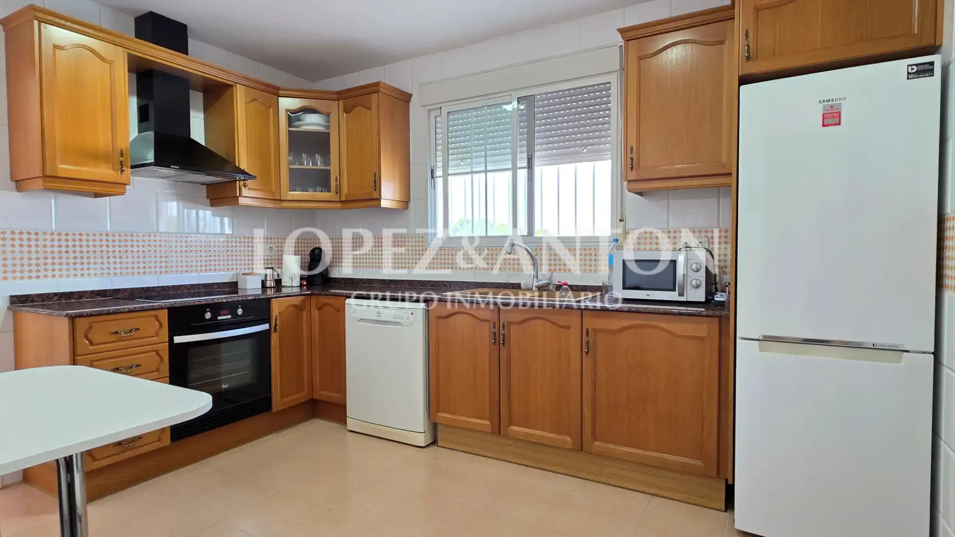 Cocina de Casa o chalet en venta en L'Eliana con Aire acondicionado, Calefacción y Jardín privado