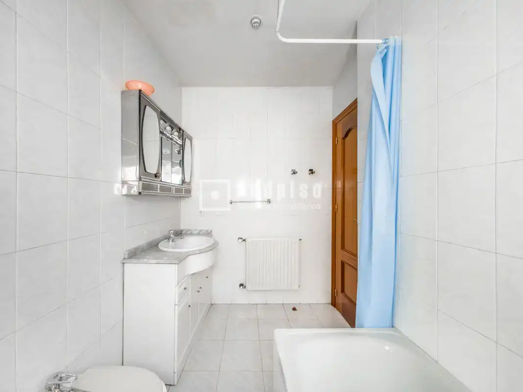 Bathroom of Flat for sale in Madrid  with Heating and Terrace