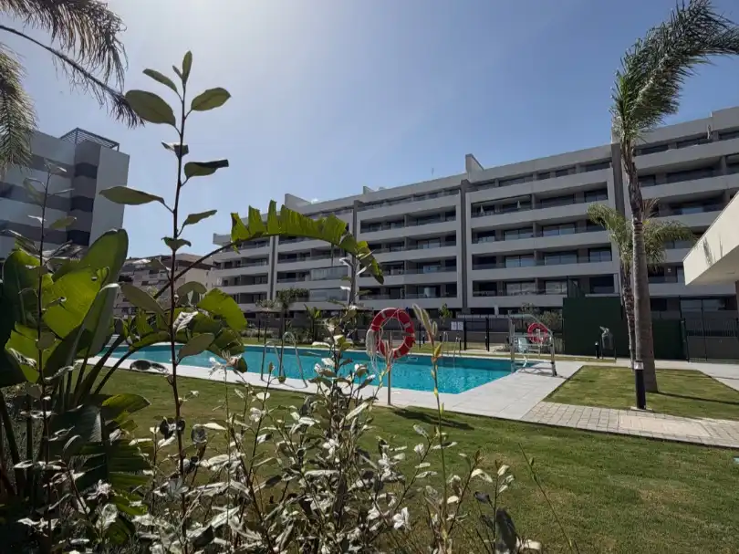 Ground floor for rent in Calle Ava Gardner, 14, Los Álamos