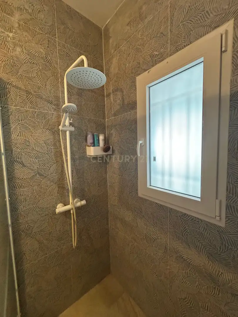 Bathroom of Houses for sale in Arroyo de la Luz  with Air Conditioner, Private garden and Swimming Pool