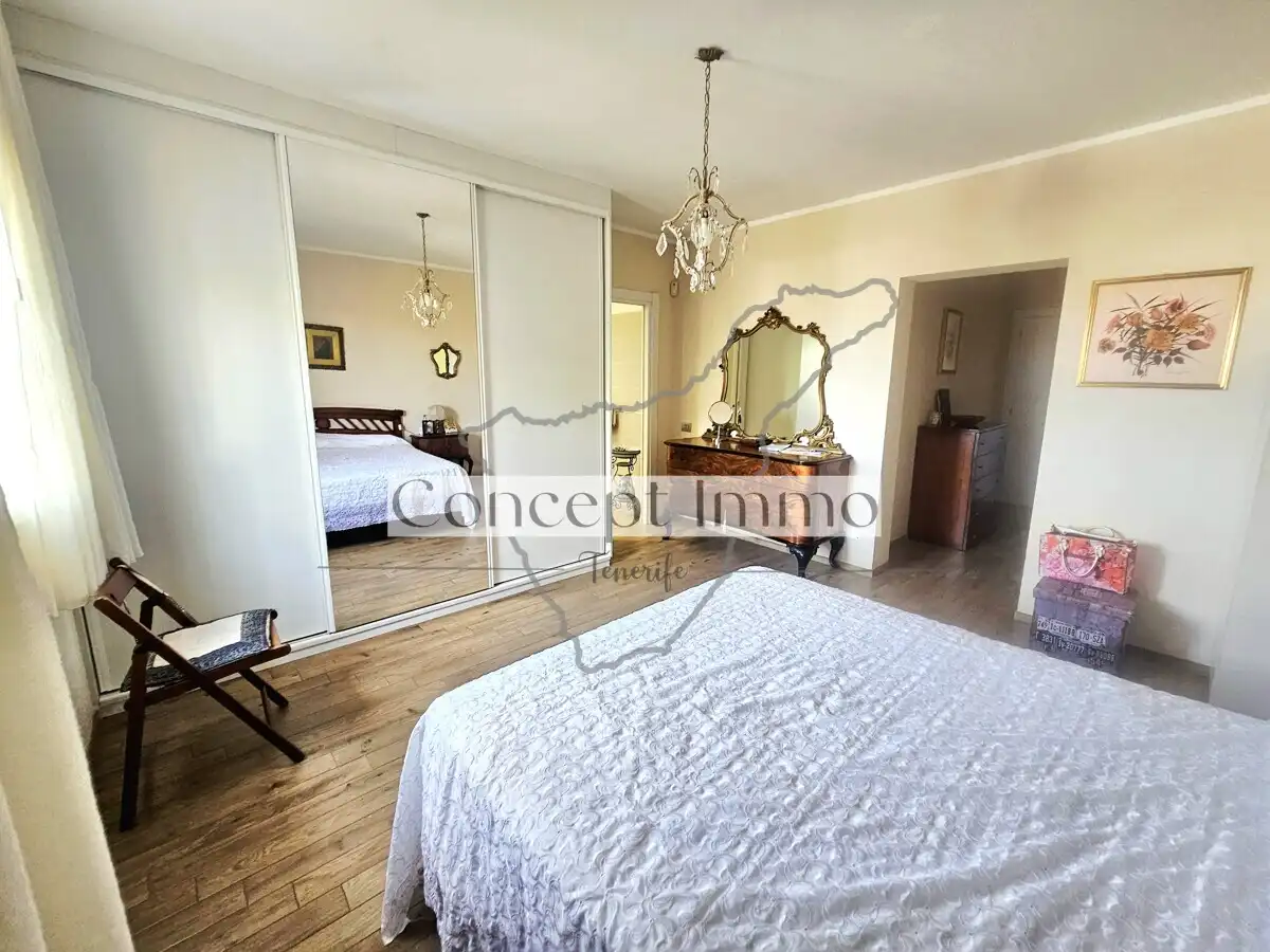 Dormitori de Casa o xalet en venda en Arona amb Jardí privat, Terrassa i Traster