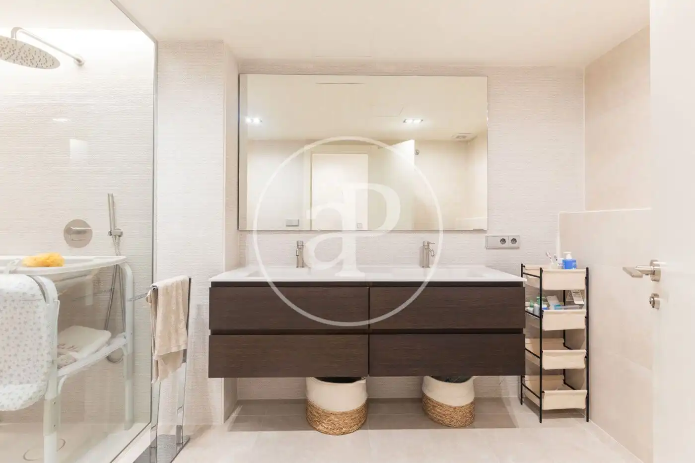 Bathroom of Flat for sale in Valencia  with Air Conditioner, Heating and Terrace