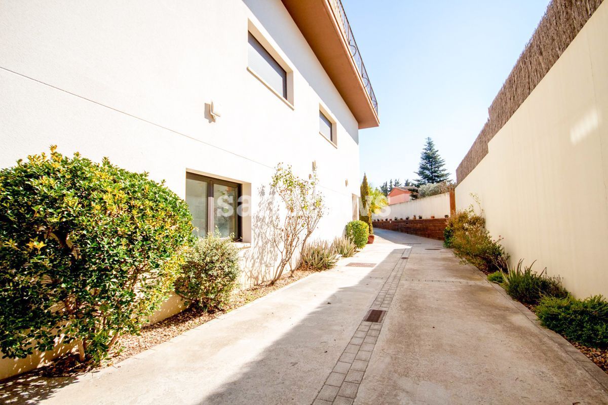 Vista exterior de Casa adosada en venda en Vilafant amb Aire condicionat, Calefacció i Jardí privat