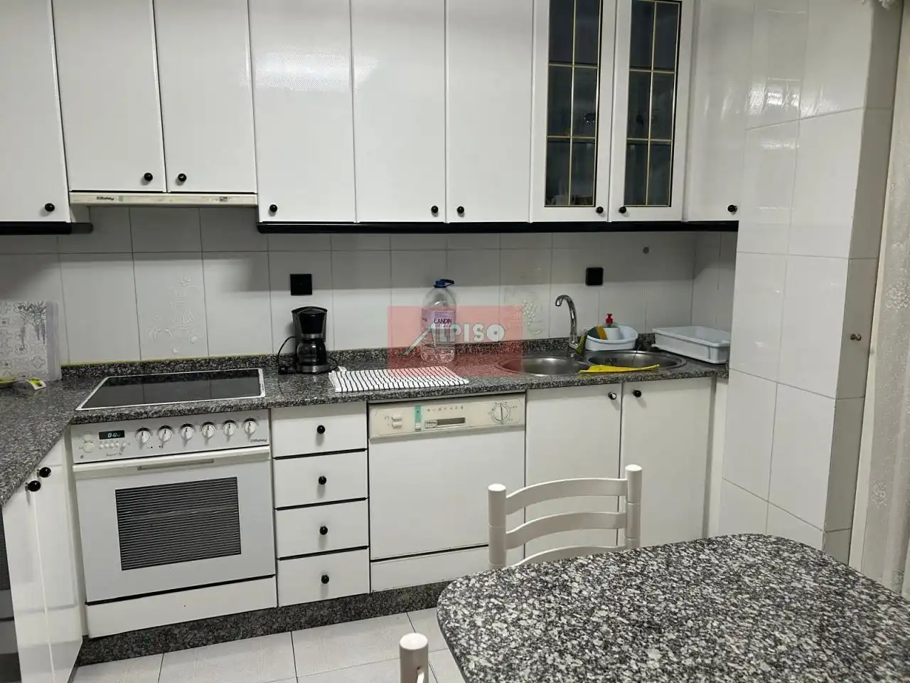 Cocina de Piso en venta en Ourense Capital  con Calefacción, Parquet y Terraza