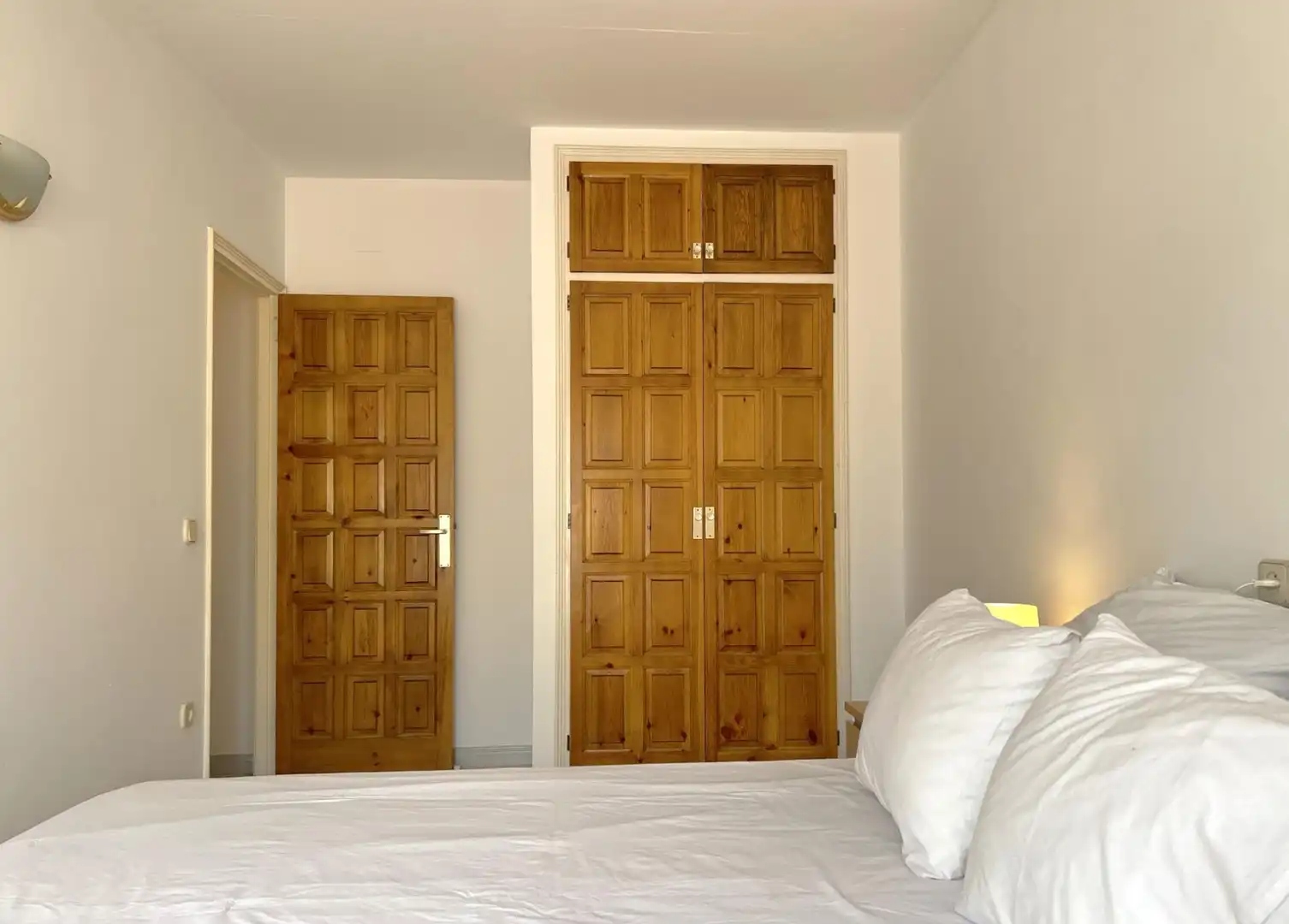 Habitación de Casa adosada en venta en Sant Pere Pescador con Aire acondicionado, Jardín privado y Terraza