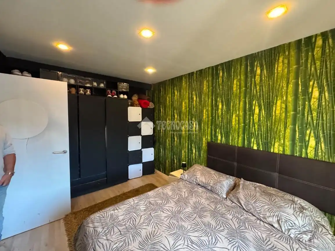 Bedroom of Flat for sale in Santander