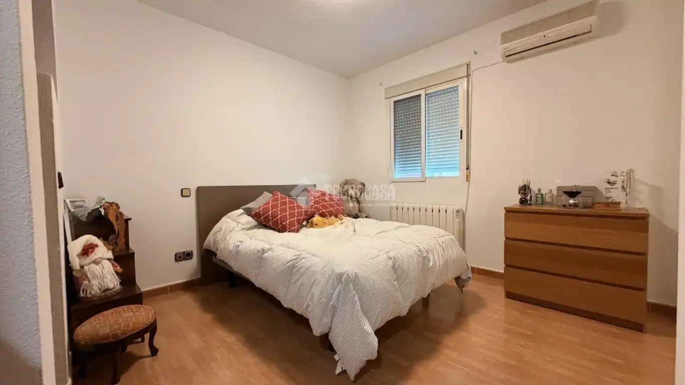 Habitación de Piso en venta en Velilla de San Antonio con Aire acondicionado, Calefacción y Trastero