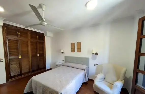 Habitación de Casa o chalet para compartir en Linares con Aire acondicionado, Terraza y Amueblado
