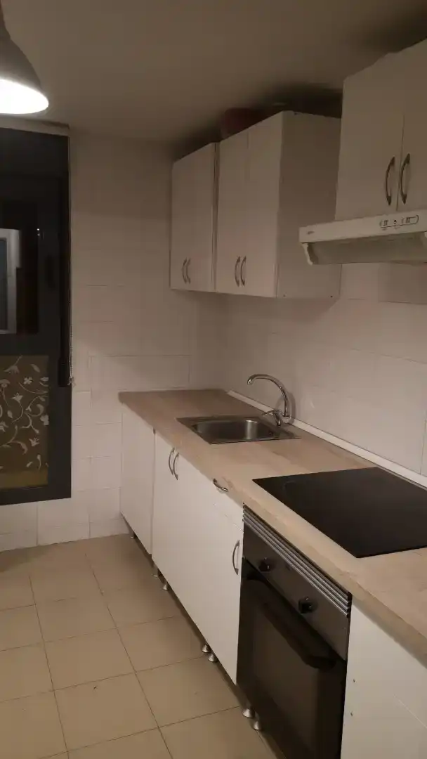Cuina de Pis de lloguer en Alcorcón amb Moblat, Forn i Rentadora