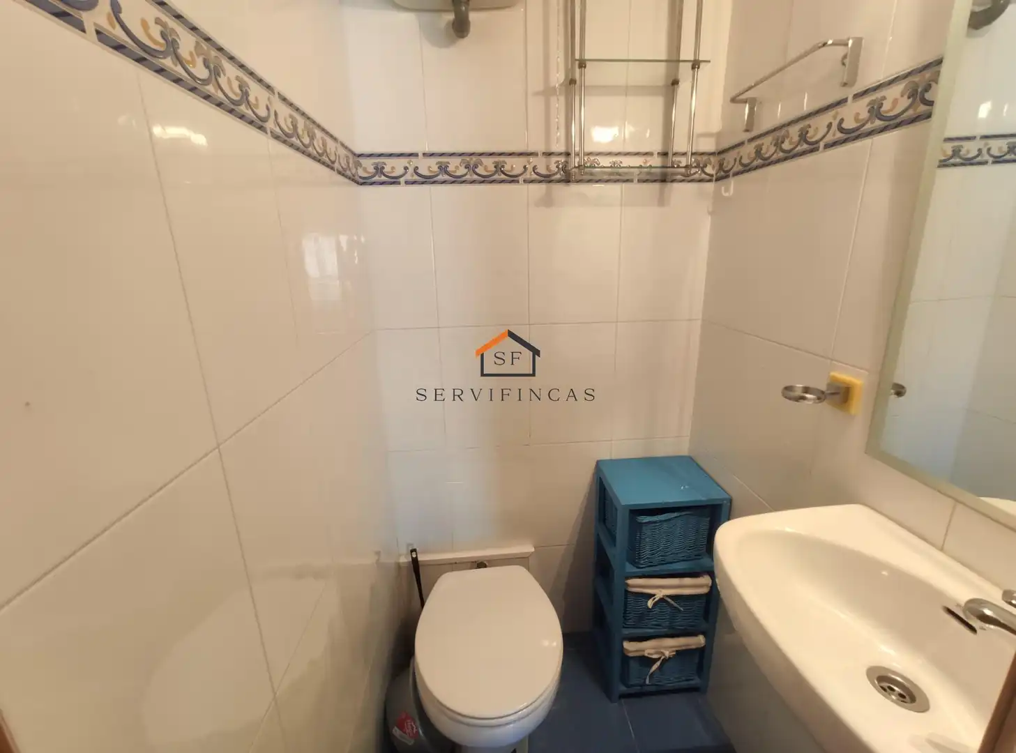 Bathroom of Flat for rent in Madrid  with Air Conditioner, Heating and Parquet flooring