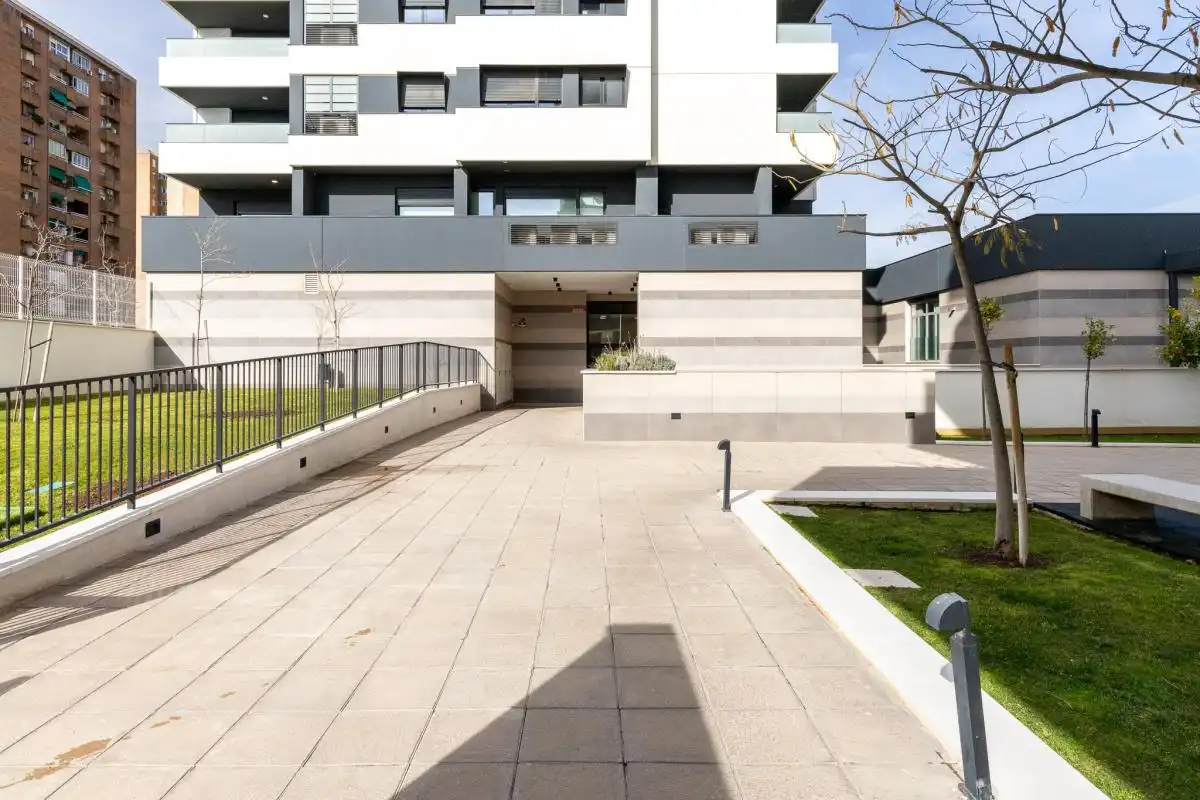 Exterior view of Duplexes for rent in Valencia  with Air Conditioner, Heating and Terrace