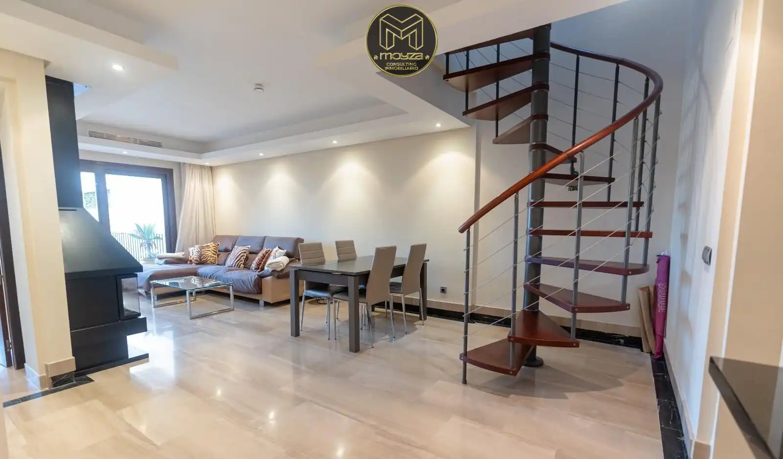 Wohnzimmer von Dachboden zur Miete in Estepona