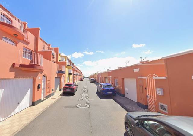 Casa adosada en Venta en C/ Peatonal Acorán en Acorán
