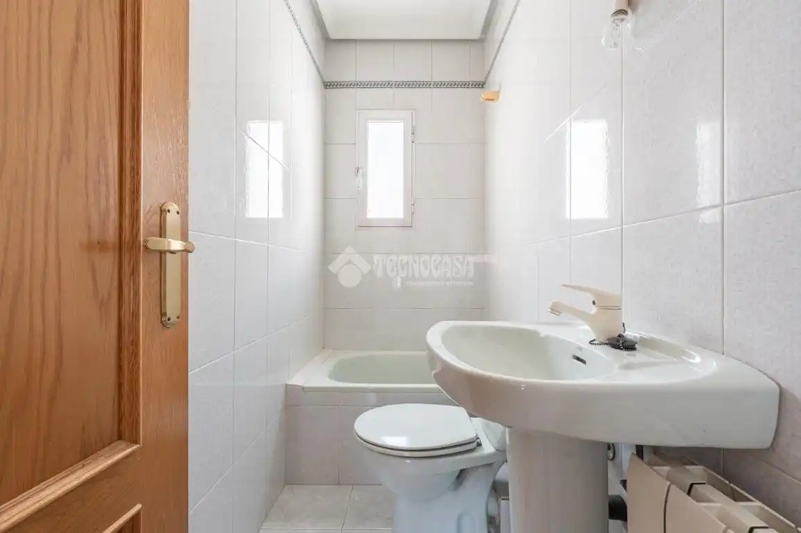 Badezimmer von Wohnung zum Verkauf in Madrid