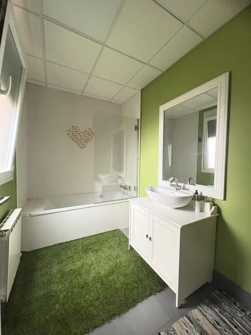 Baño de Dúplex de alquiler en Alcalá de Henares con Calefacción, Terraza y Trastero