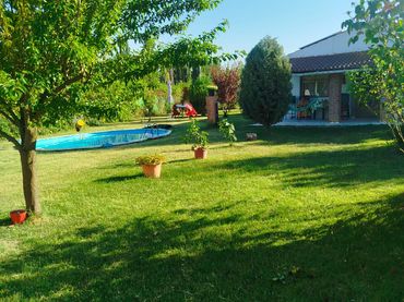 Casa rústica con piscina en venta en Urbanización Ceazo 2