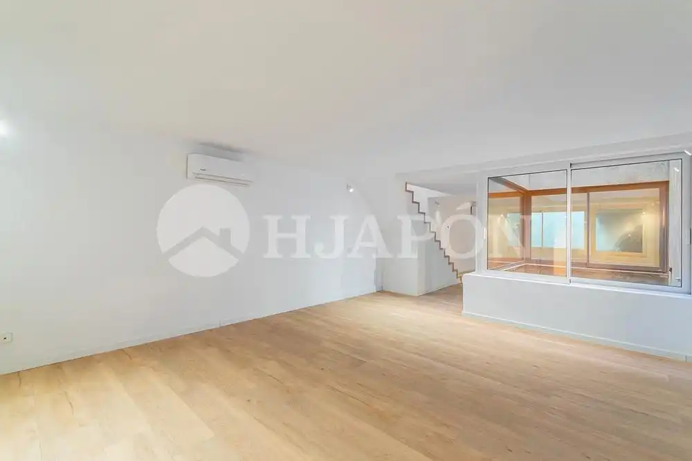 Sala d'estar de Casa o xalet en venda en Badalona amb Aire condicionat, Calefacció i Terrassa